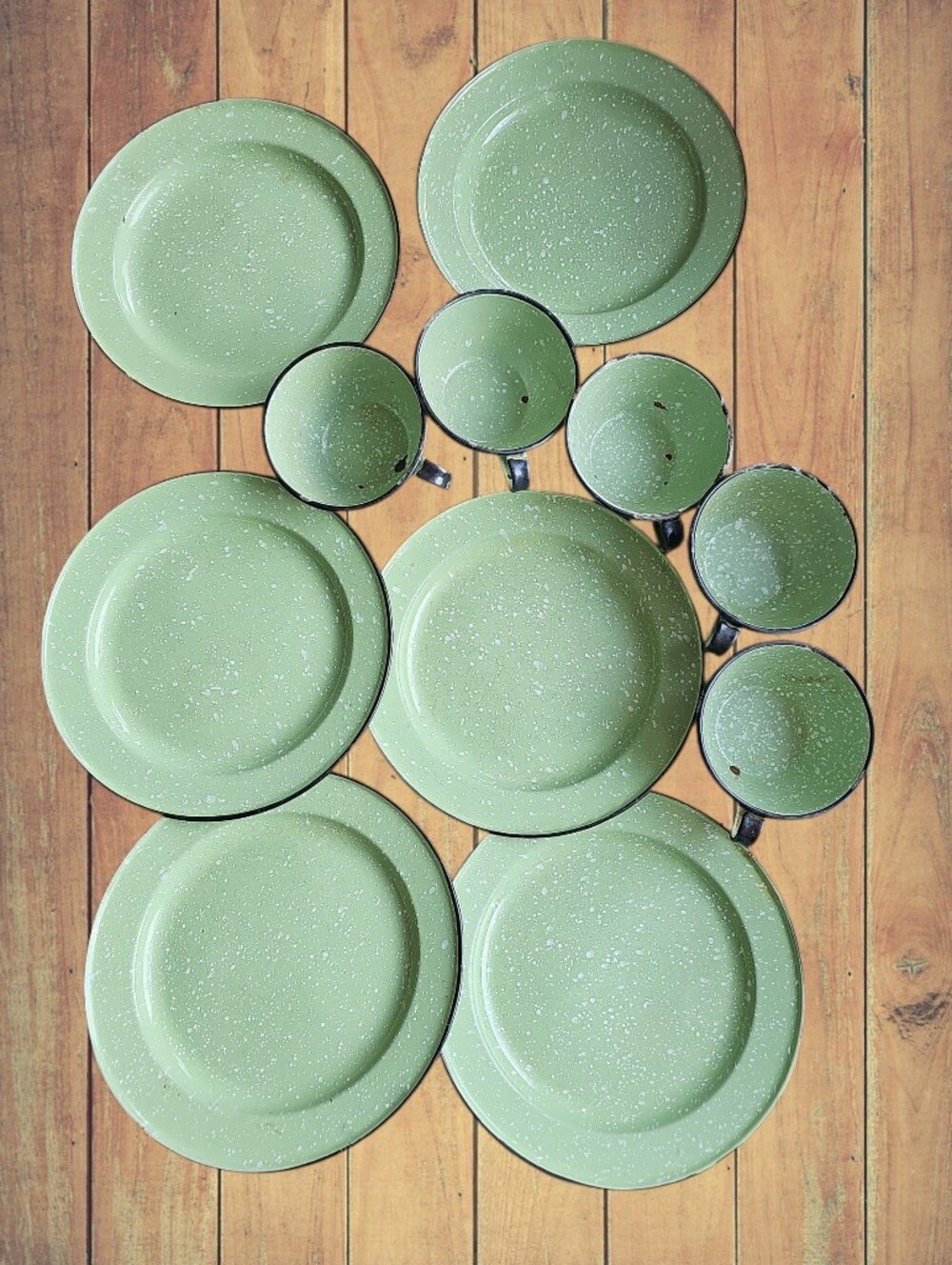 Vintage Style Green Speckled Enamelware Decor Dinnerware Set - 11 Pieces